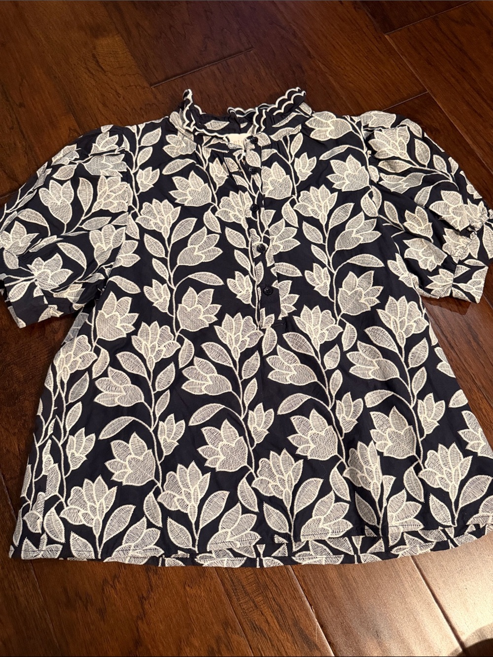 entro Navy and White Floral Scalloped Mock-Neck Blouse
